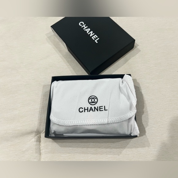 Adorable & New Wallet/Card Holder - Picture 10 of 11